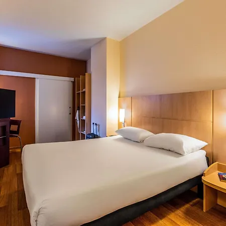 Ibis Centro Szálloda *