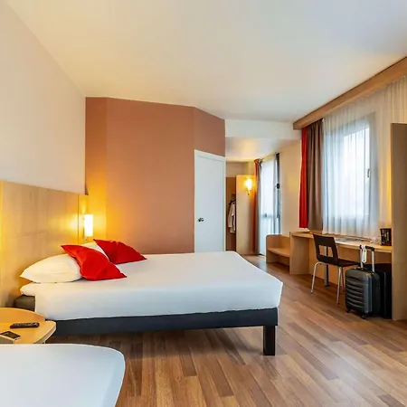 Hotel Ibis Centro *