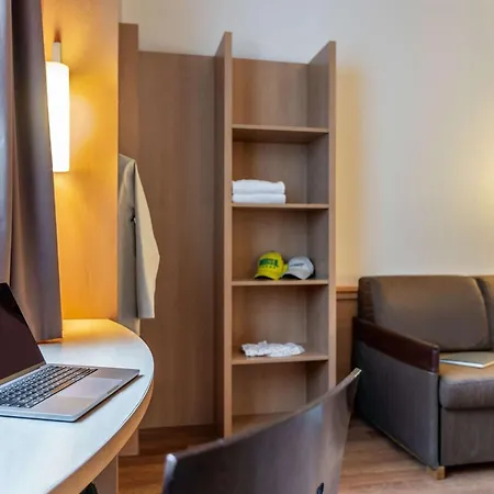 Ibis Centro Hotel *